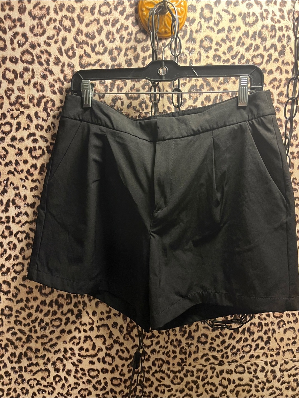 Tommy Bahama Black Pleated Women's Shorts